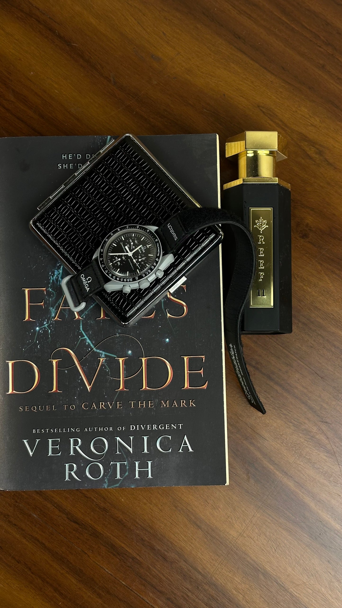 OMEGA X SWATCH - MISSION TO THE MOON