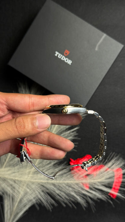 Tudor Royal M28603-0003